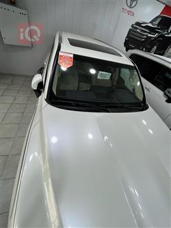 تۆیۆتا لاند کروزەر